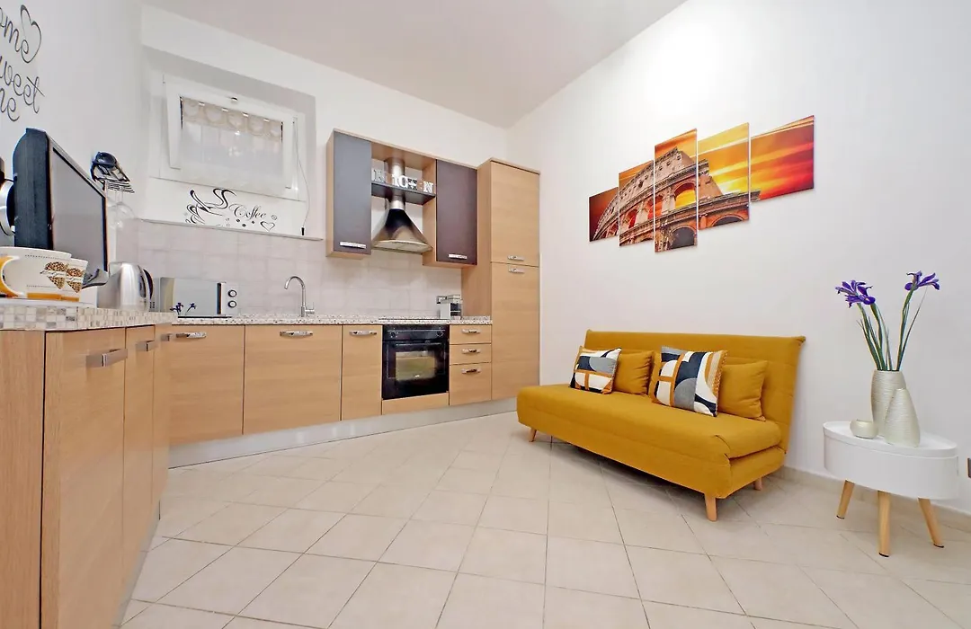 Roma & Amor Apartment-1