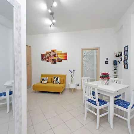 Roma & Amor Apartment-3